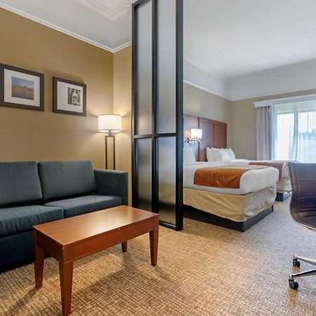 Comfort Suites Savannah North Port Wentworth Exterior photo