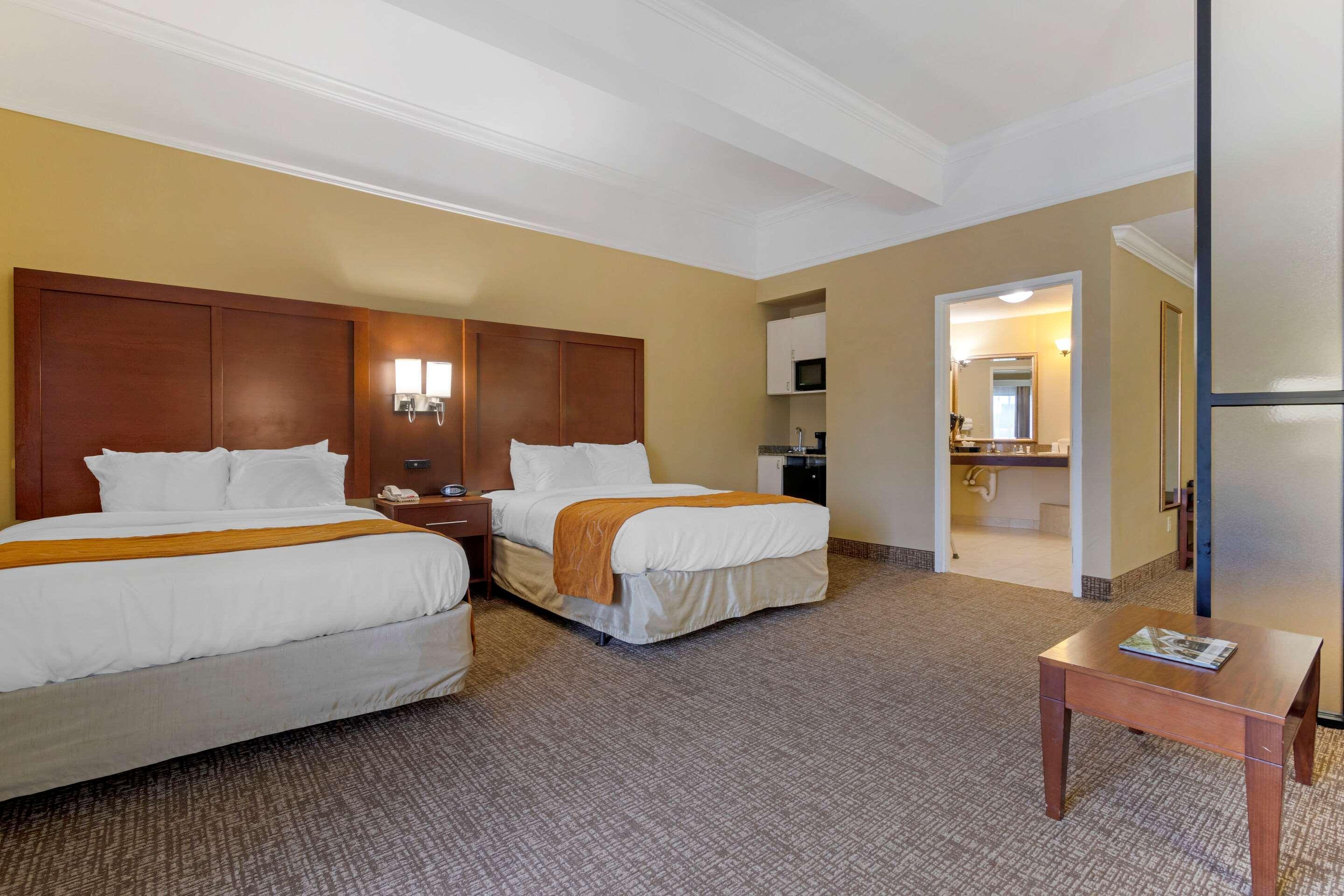 Comfort Suites Savannah North Port Wentworth Exterior photo